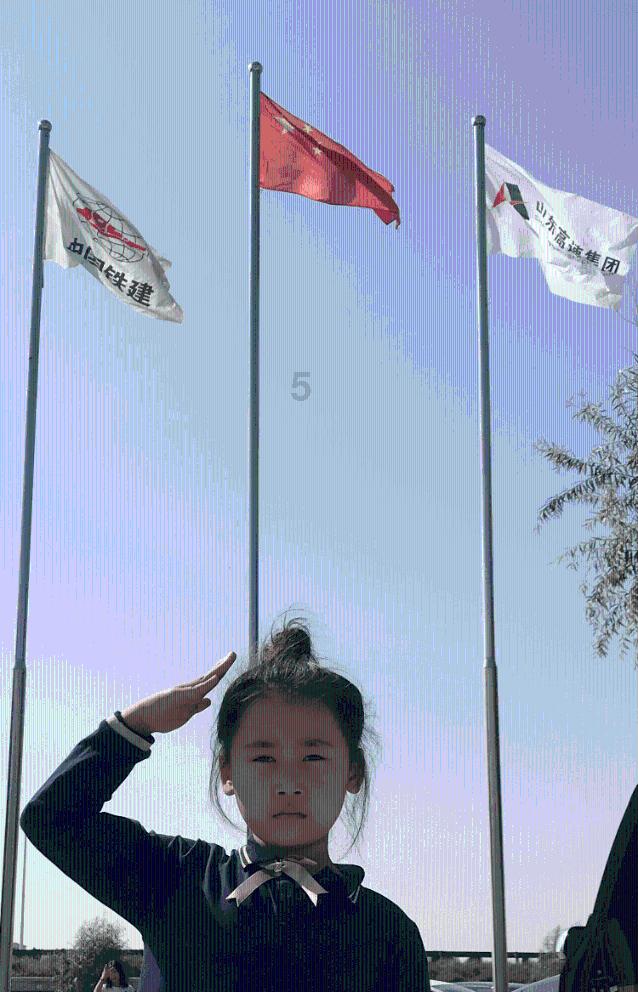 凤姐在美国近况曝光，对比留在国内的芙蓉姐姐